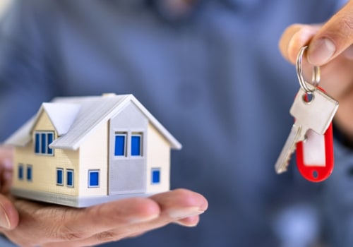 What is the difference between a selling and listing agent?